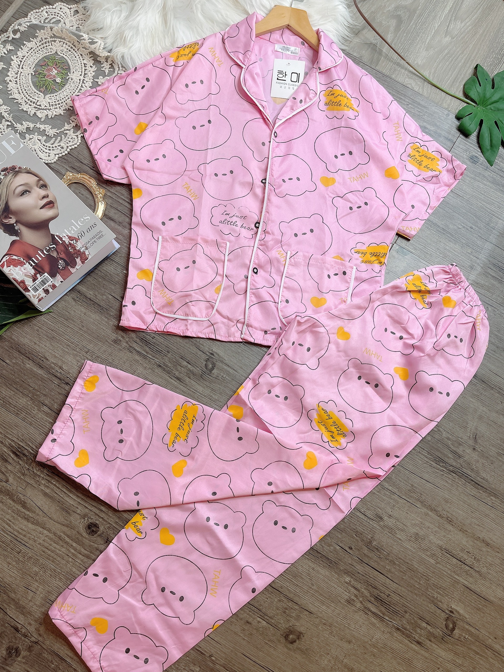 ĐỒ BỘ NỮ TAY DƠI HÌNH LẬP THỂ-BÒ SỮA -VẢI MÁT-ĐỒ BỘ PYJAMA LỤA SATIN BIGSIZE