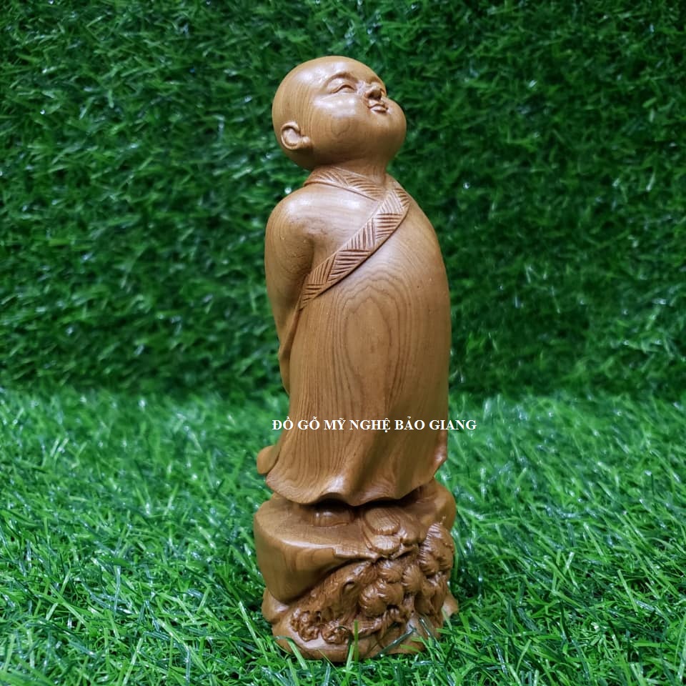 Tượng vạn sự tùy duyên gỗ bách xanh mẫu mới 15cm