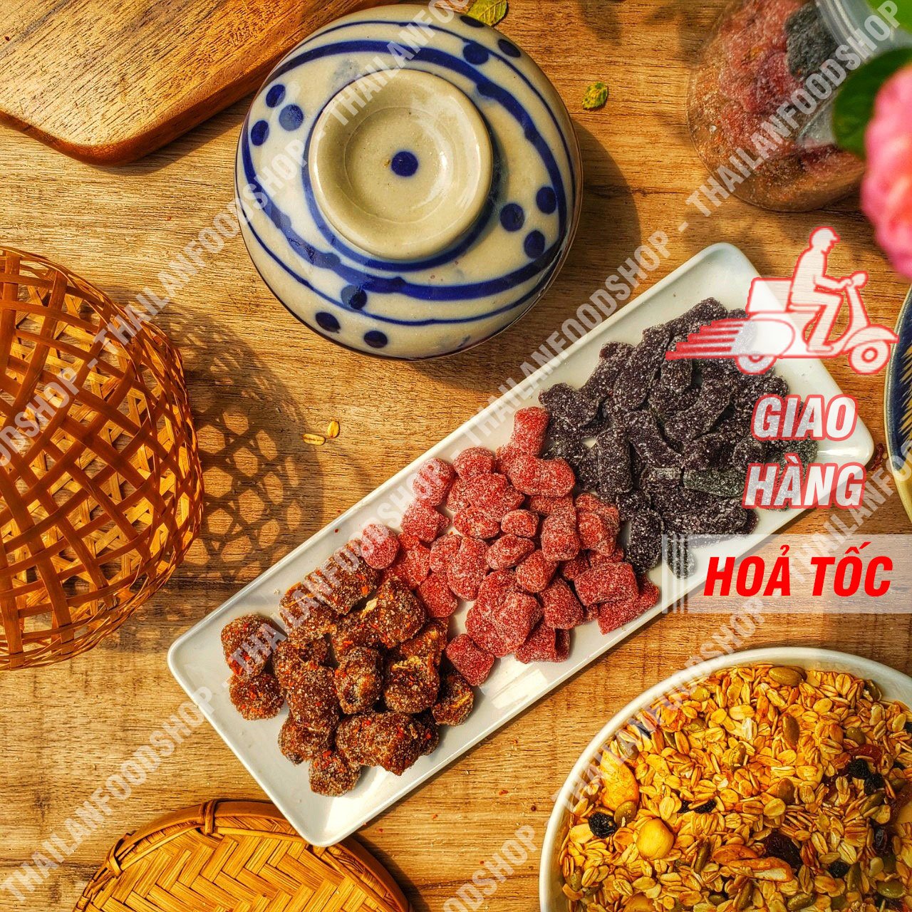 Kẹo Me Cay Mix Kẹo Dâu Tây & Kẹo Dâu Tằm Đặc Sản Đà Lạt - Lon 500gr