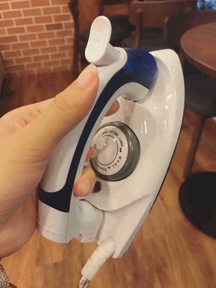 Bàn là ủi mini di động có thể gập lại