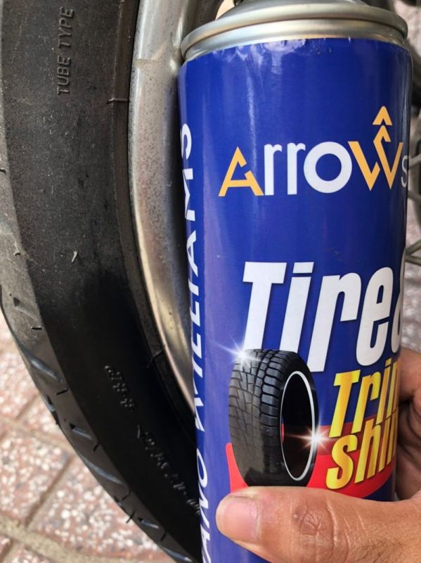 Chai xịt vệ sinh và làm mới nội thất da nhựa vỏ xe ArrowSP Tire & Trim 500ml
