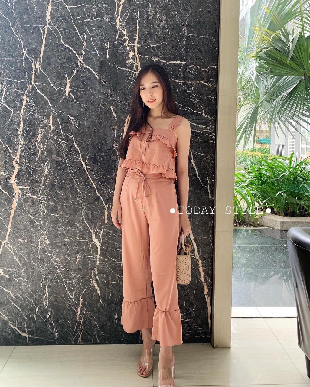 Bộ jumpsuit 2 dây nhún bèo thời trangsgr j57