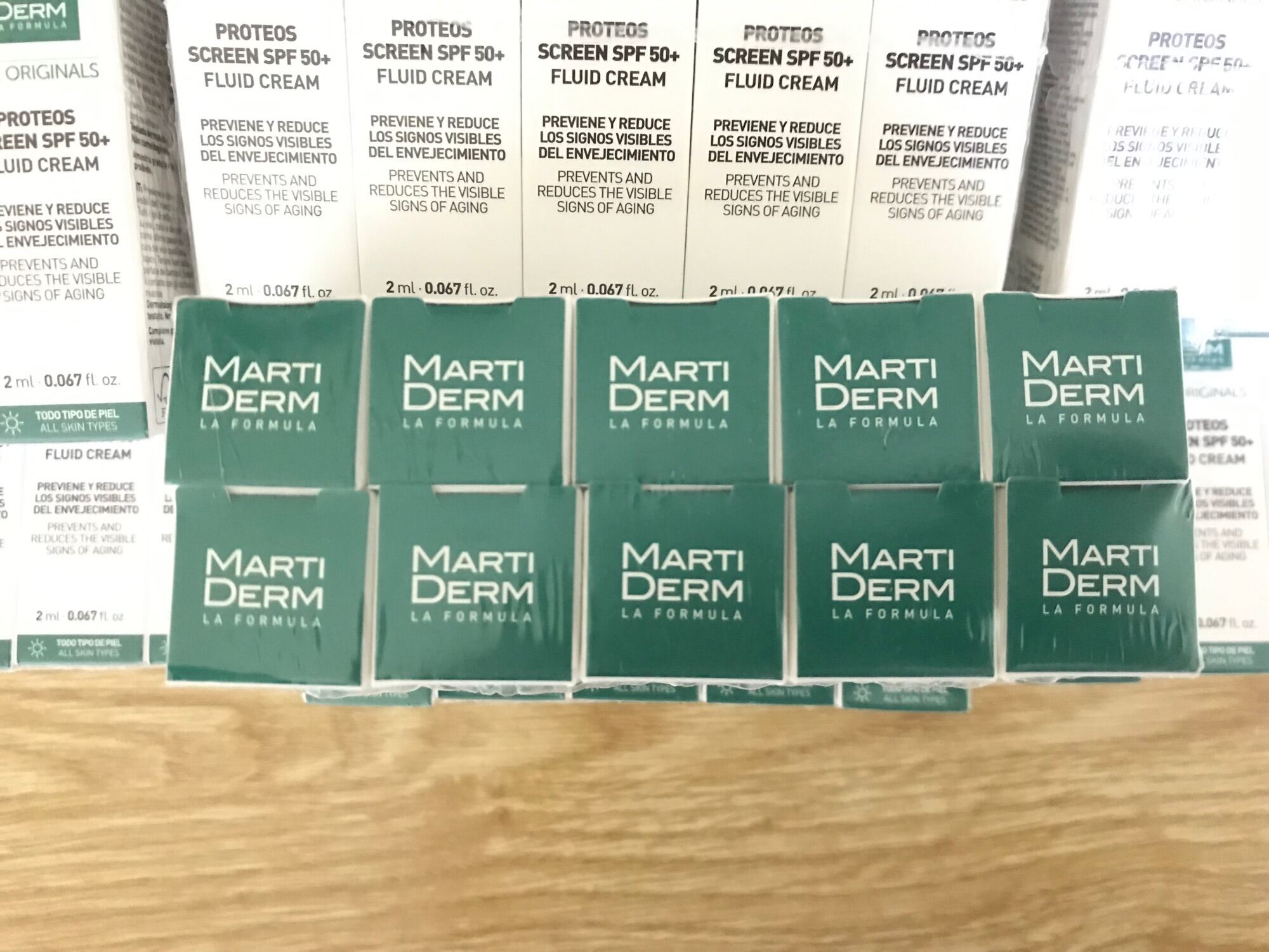 Kem chống nắng phổ rộng Marti derm mini 2ml