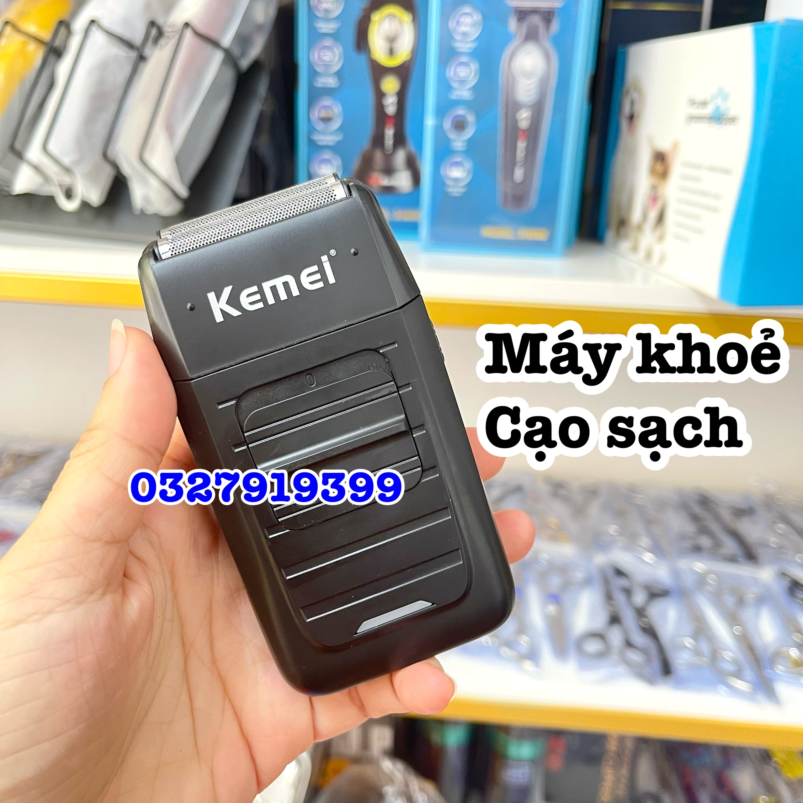 Kemei Máy Cạo Khô Cao Cấp KEMEI 1102 Pin Sạc Dùng 60-90 Phút Sử Dụng 1-2 Giờ Phù Hợp Điện Áp 110-240V Thiết Kế Linh Hoạt Dễ Dàng Xoay Theo Góc Mặt