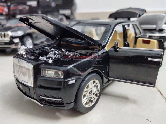 [HCM]Xe mô hình Rolls Royce Cullinan tỉ lệ 1:24 màu đen