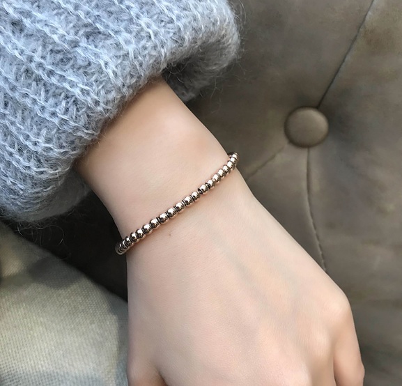 LẮC TAY TITAN BI TRẮNG