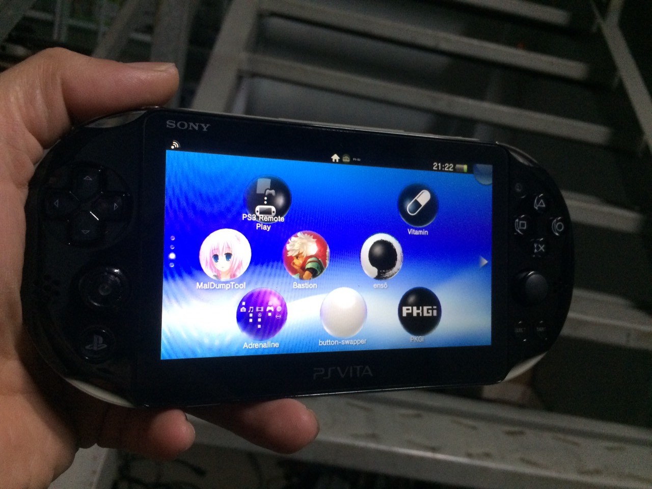 PlayStation Vita Grip Adding L2 And R2 Triggers Now On Kickstarter ...