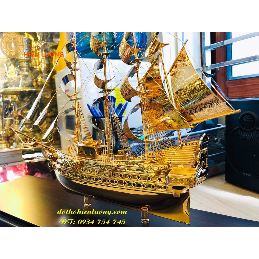 Mô Hình Thuyền Buồm Mạ Vàng Cỡ Đại, Kích thước khung: 51x18x34cm