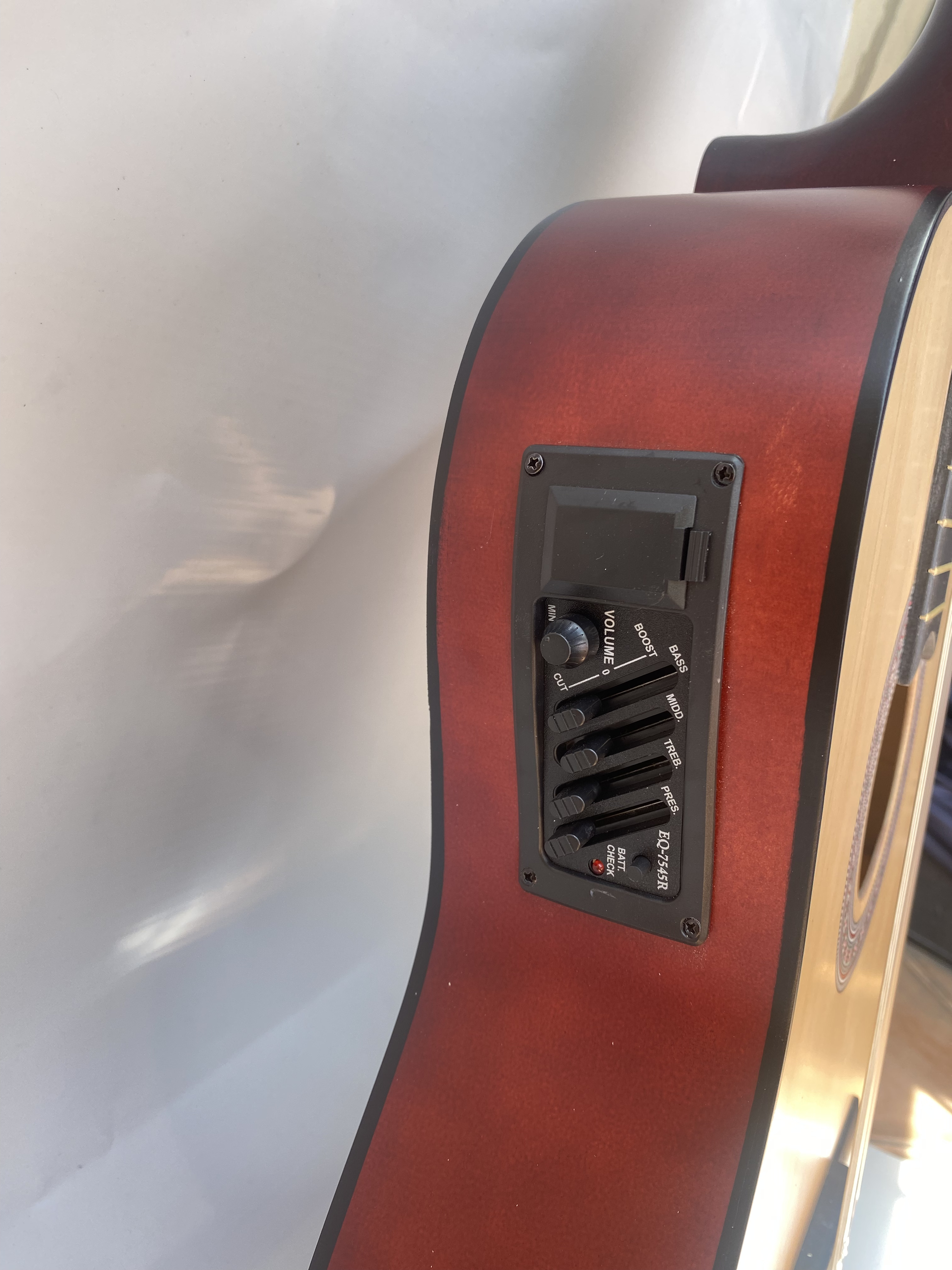 Đàn Guitar Woim Classic Có Ty Và Gắn EQ-7545R Tuỳ Chọn