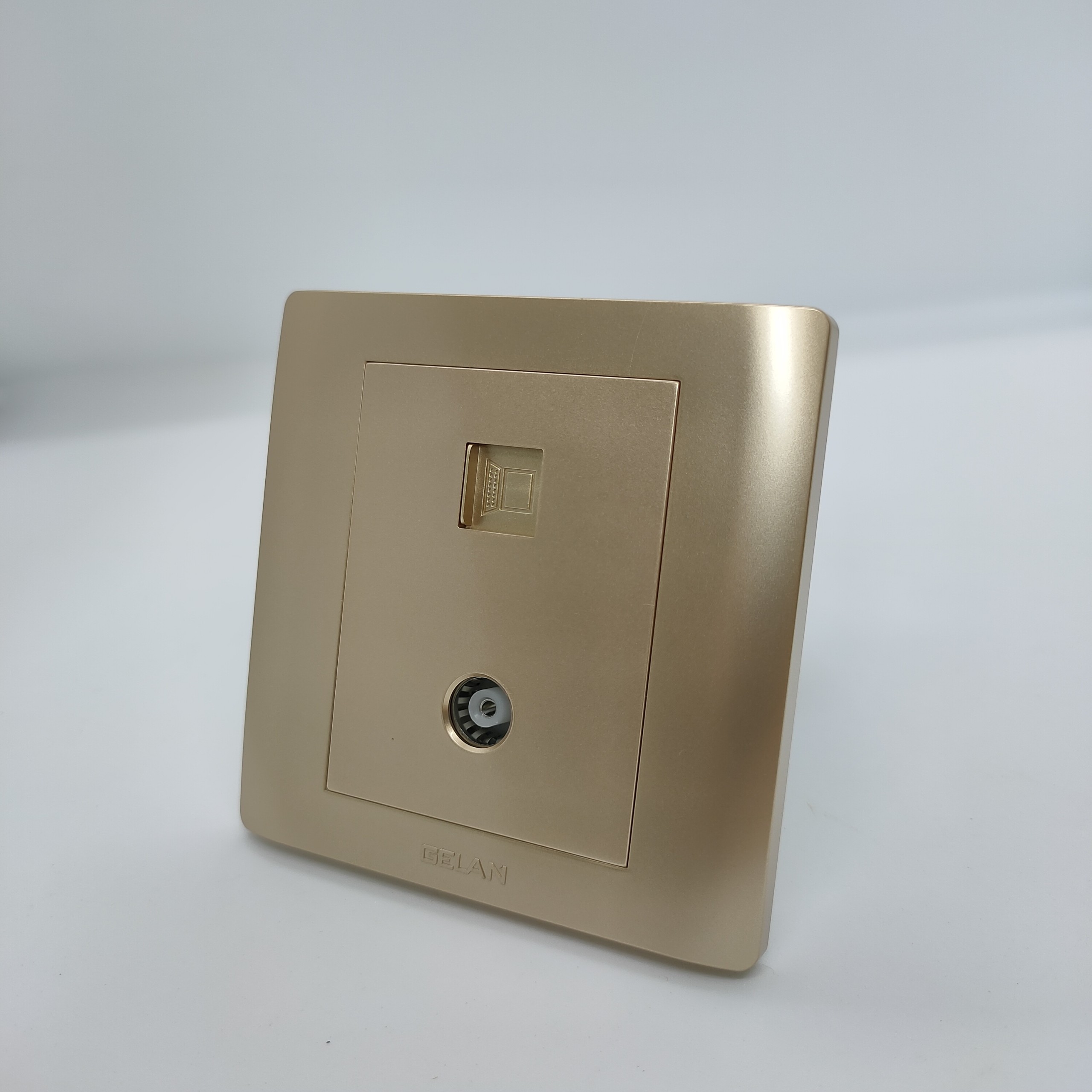 Ổ cắm TV + ổ cắm mạng Gelan