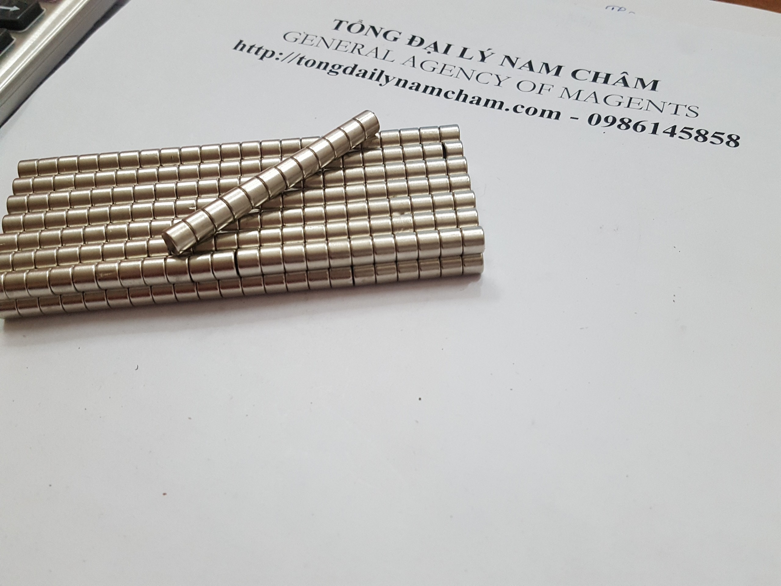 20 viên nam châm trắng 5x5mm