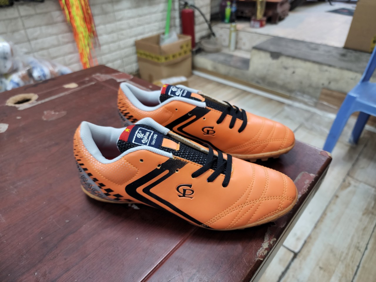Giầy đá banh Cp 044c