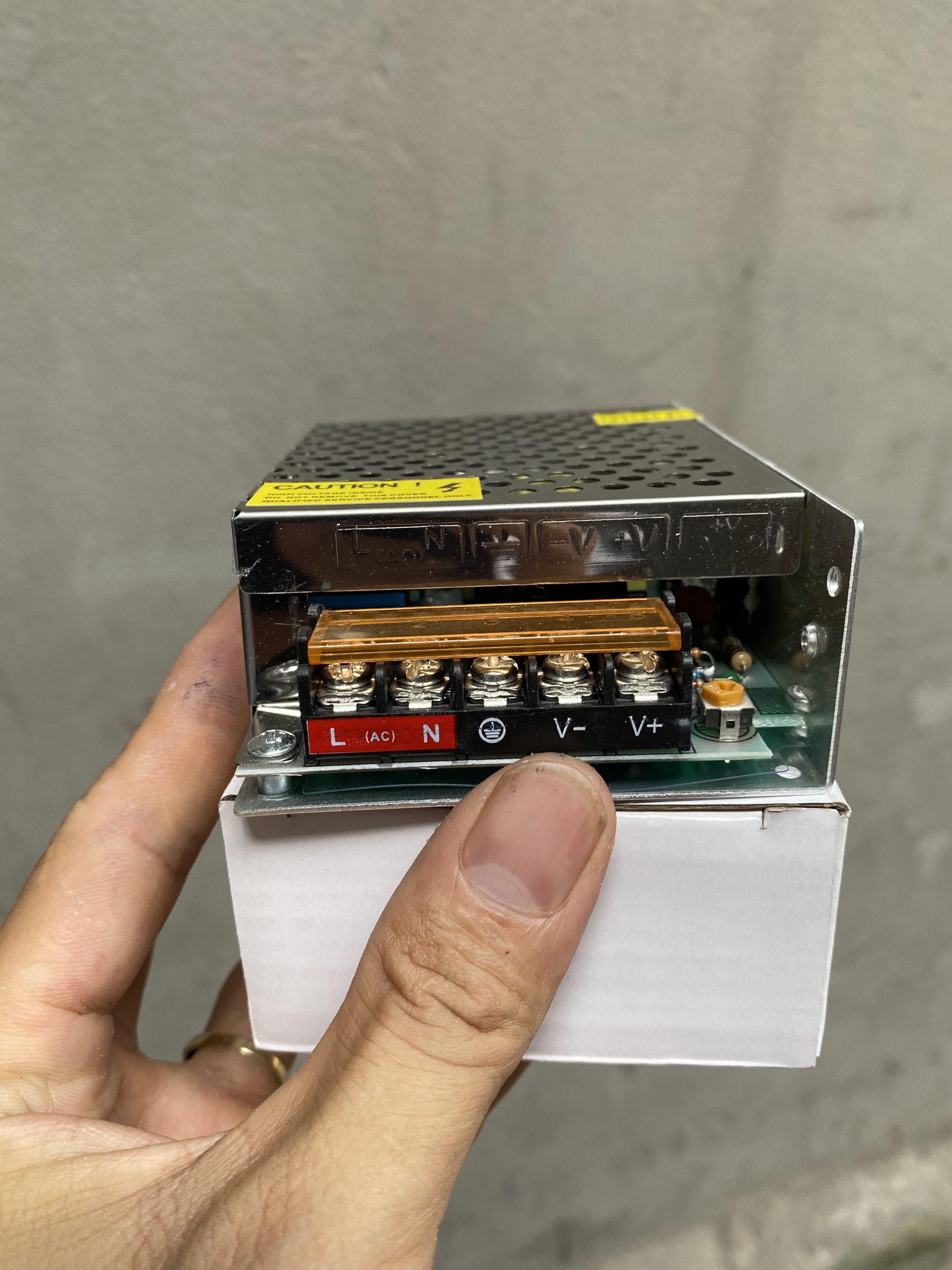 Nguồn tổ ong 15V-5A hàng cao cấp
