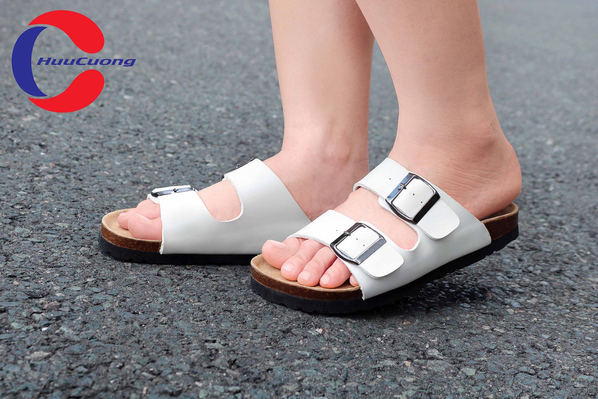 Dép sandal 2 khóa trắng nam nữ đế trấu