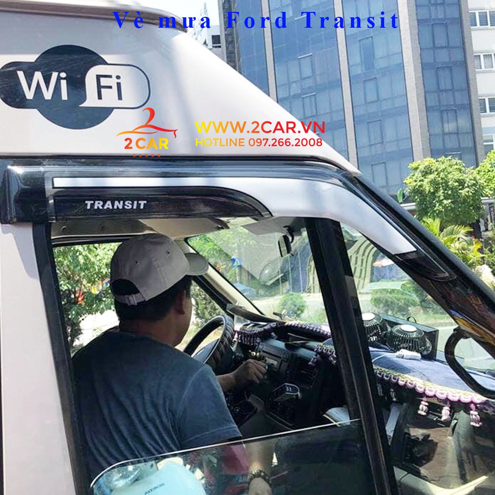 Vè che mưa Ford Transit sơn gồ 2 màu