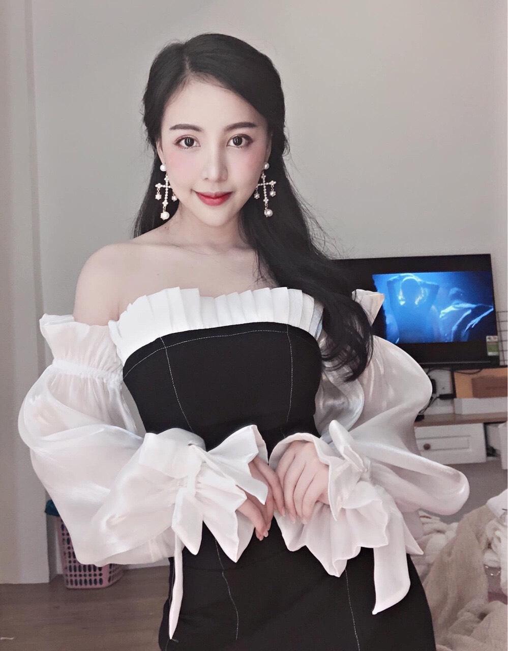 ĐẦM TIỂU THƯ BẸT VAI