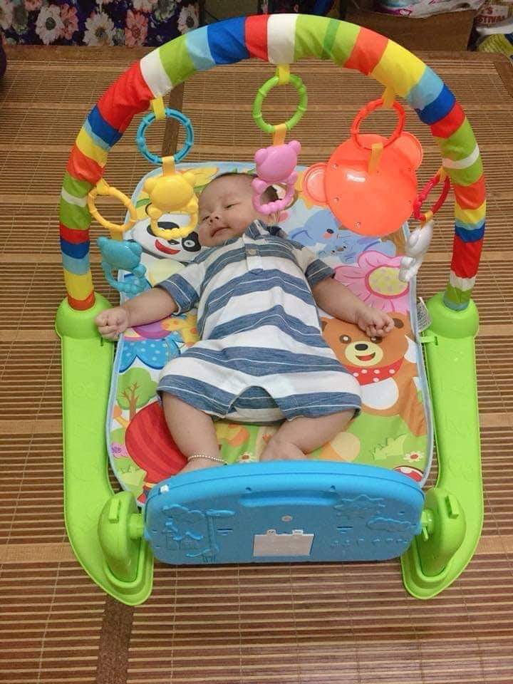 Thảm nằm chơi CÓ NHẠC cho bé