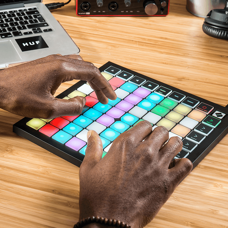 [Trả góp 0%]Bàn sáng tác nhạc điện tử Novation Launchpad X