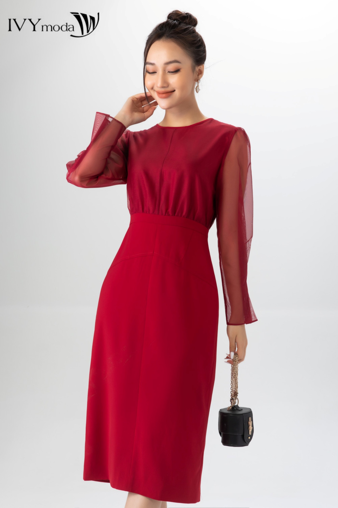 Đầm ôm tay dài cổ tròn IVY moda MS 48M7084