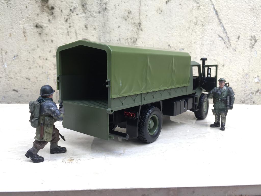 Mô hình xe Quân sự CrAZ 6322  mui bạt 1:36