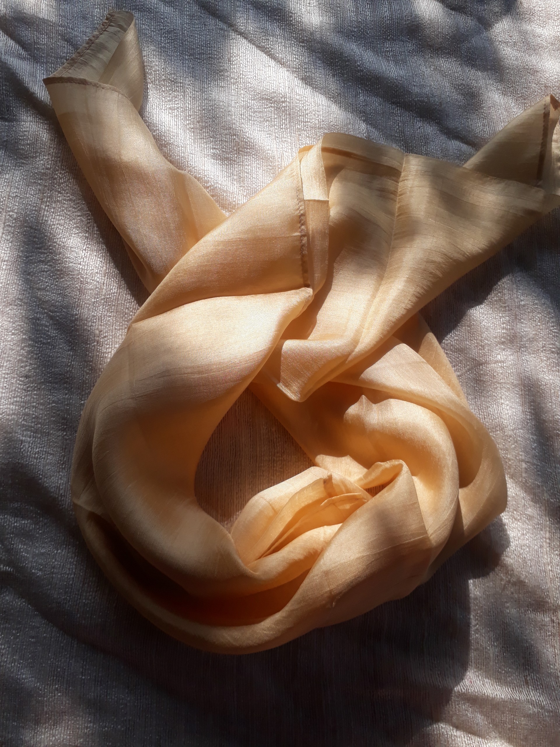 KHĂN QUÀNG LỤA TƠ TẰM 100% CHU SILK VUÔNG 90*90CM