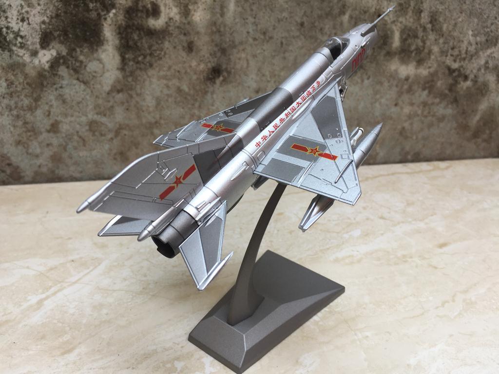 [HCM]Mô hình Máy bay tiêm kích MIG 21  1:72