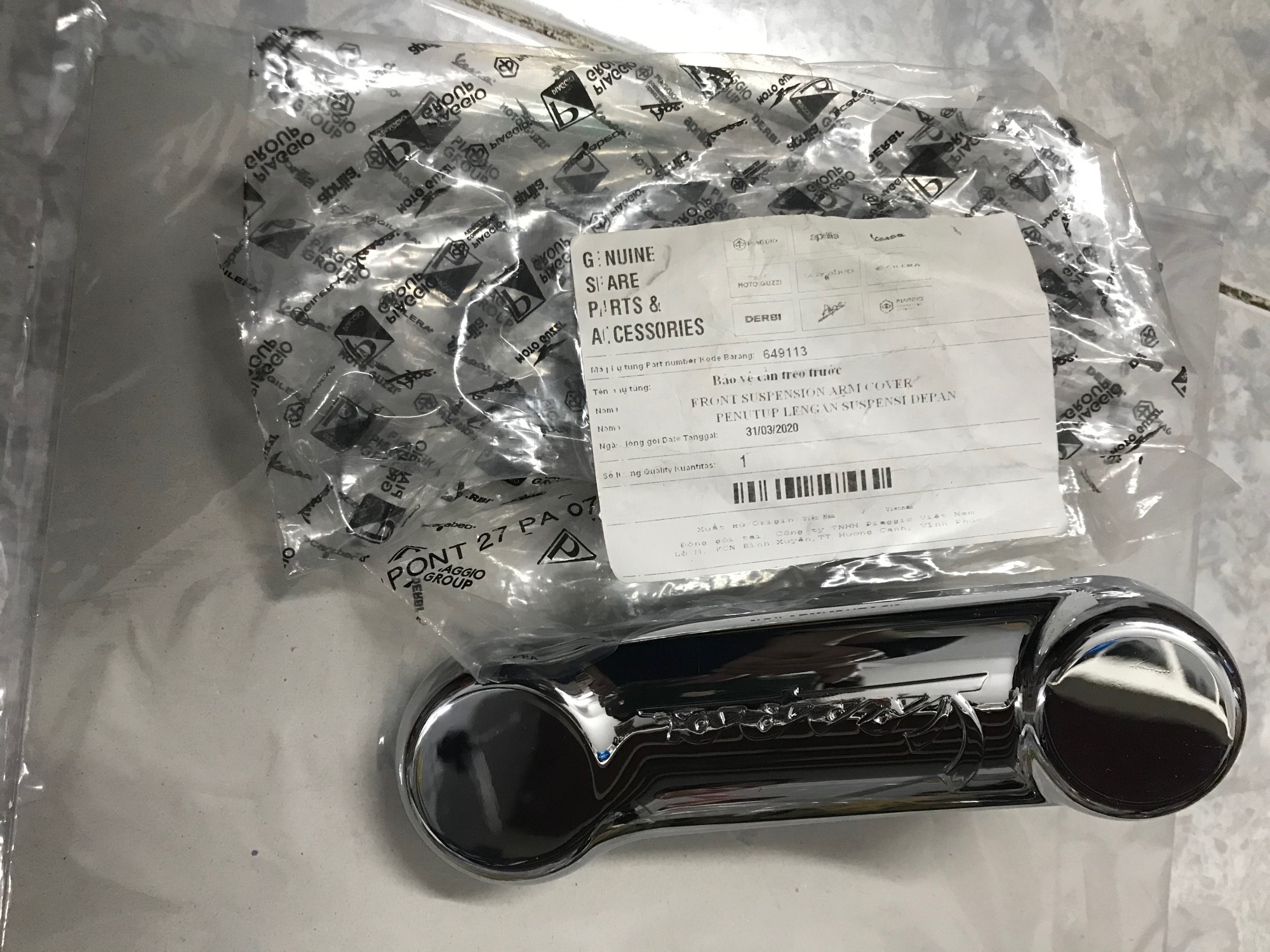 (Ốp giò gà)ốp che phuộc trước Vespa Lx/ Vespa S hãng