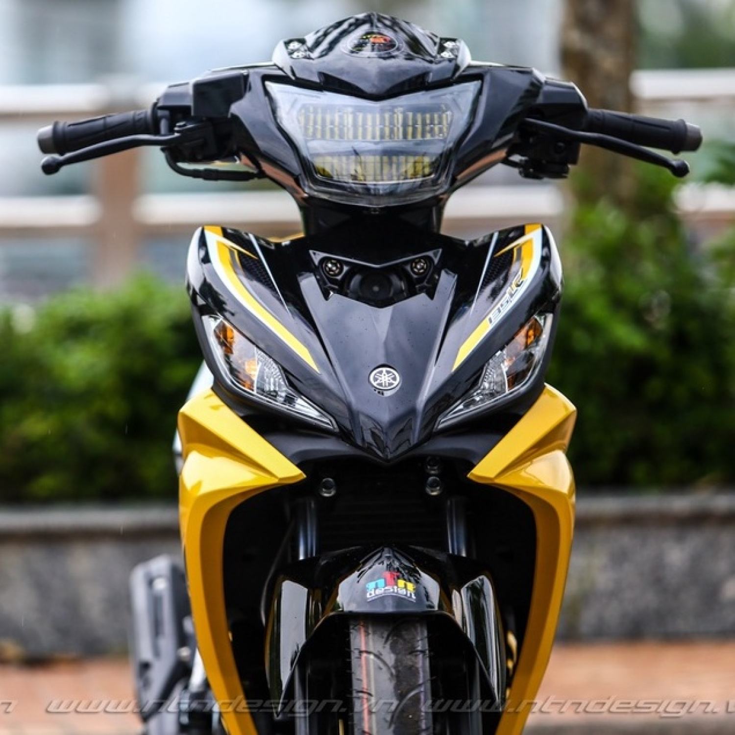 Tem Rời Exciter 135 Lc Chỉ Trắng Dán Xe Vàng Đen