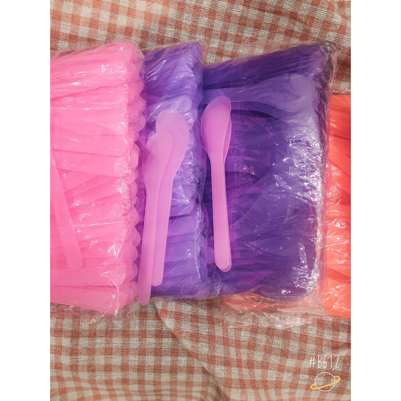 Que trộn mặt nạ nhựa dẻo ̣̂ ̀