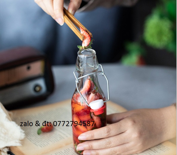 Chai thủy tinh nắp gài gọng sắt 250ml