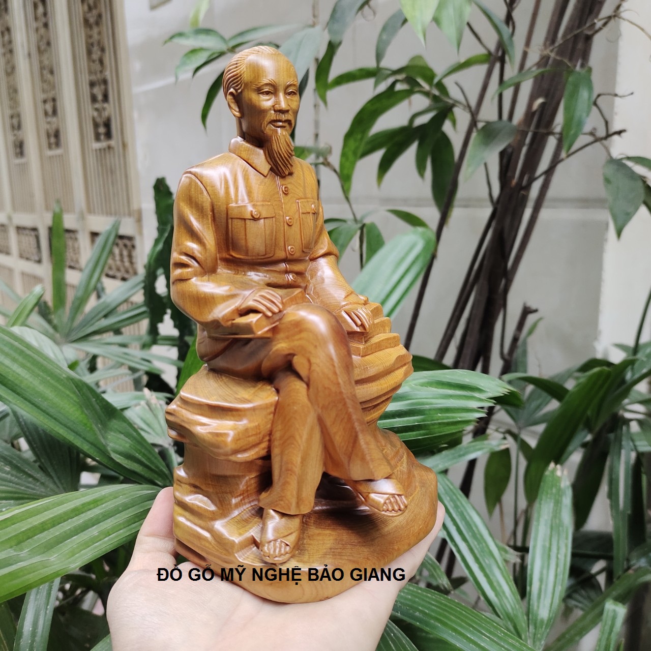 Tượng bác Hồ gỗ bách xanh cao 15 cm