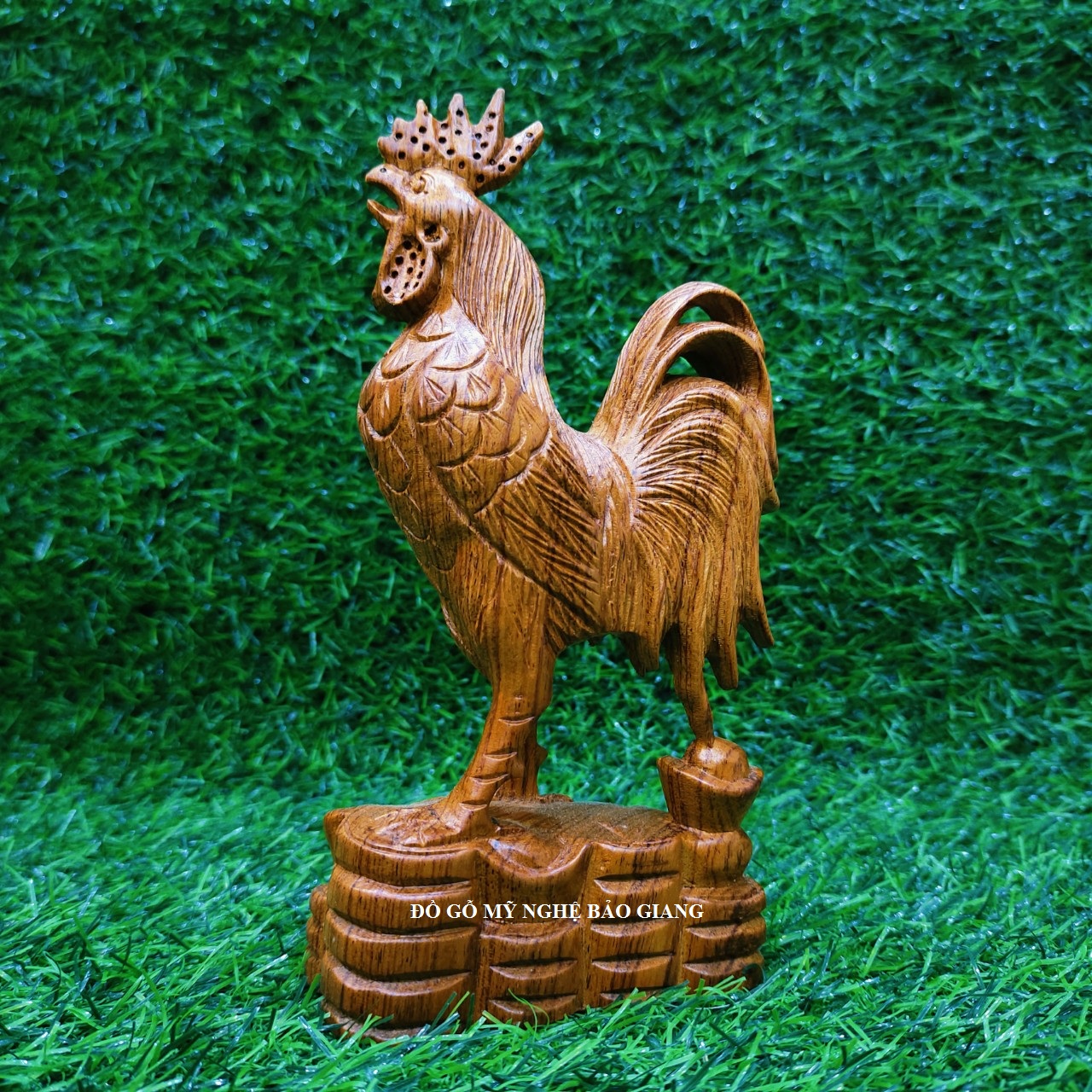 Tượng con gà trống gỗ hương