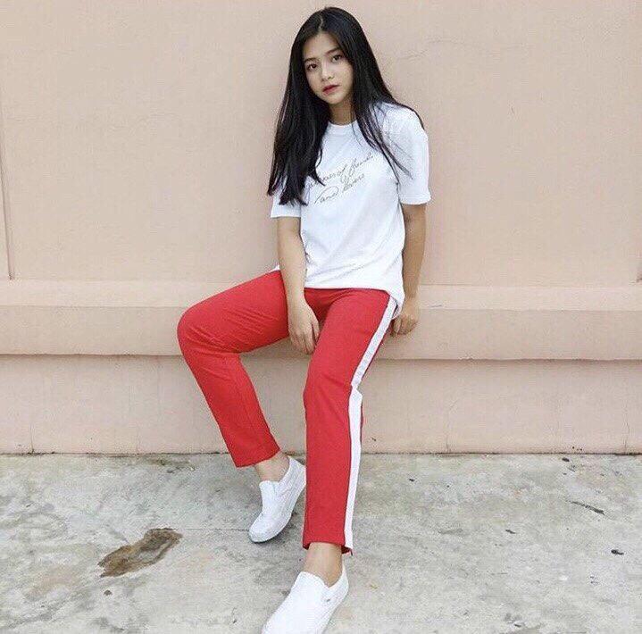 Quần nỉ đỏ 1 sọc trắng
