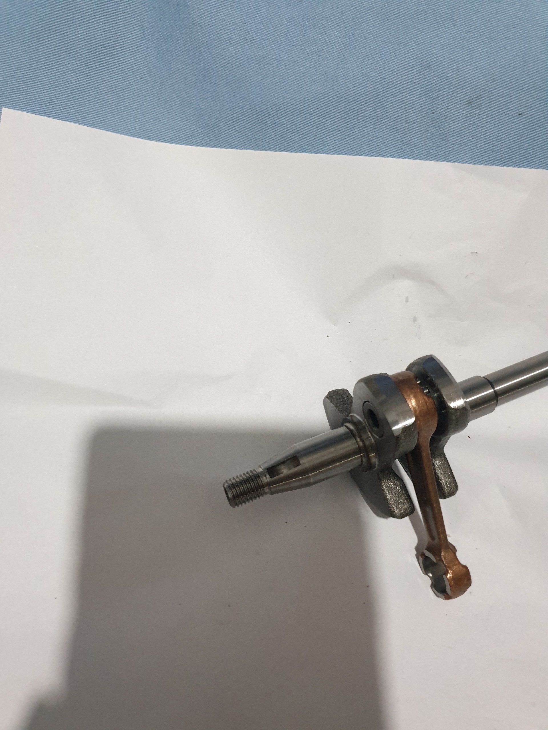 TAY DÊN ( CỐT DÊN) MÁY CƯA XÍCH, CƯA CỤT 2500