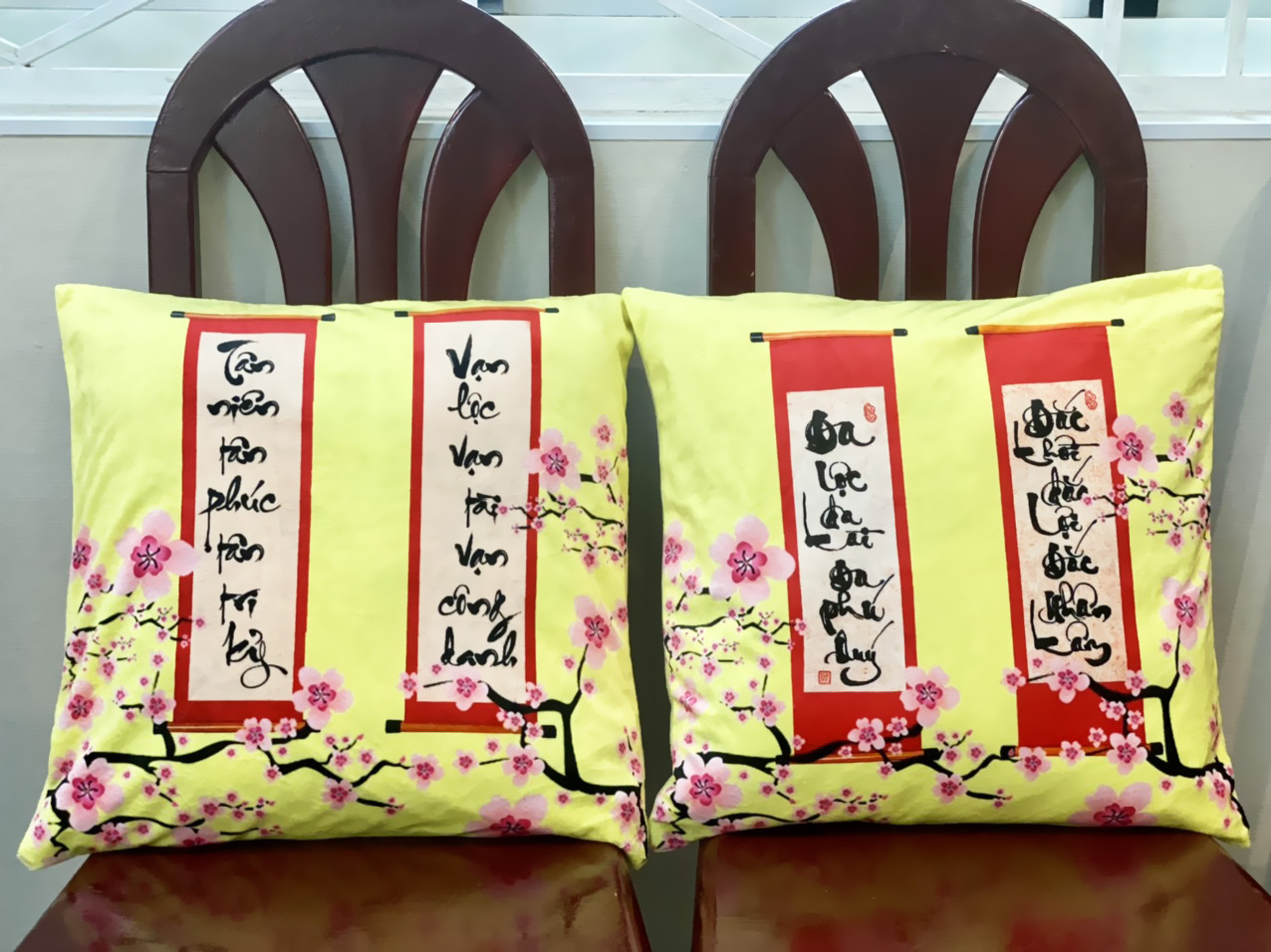Set 2 vỏ gối câu đối tết 45-45cm