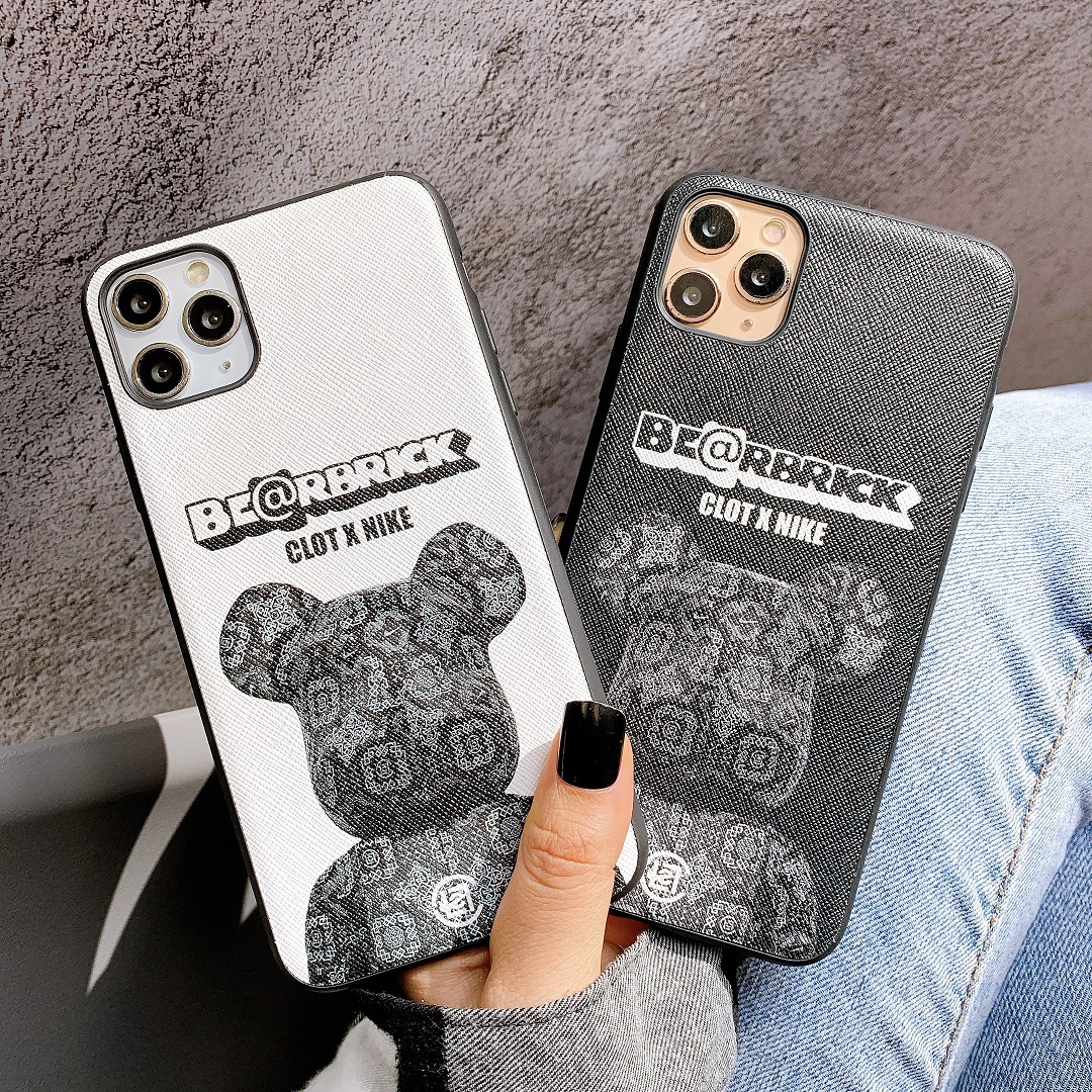 Ốp Lưng Da IMD Họa Tiết BearBrick