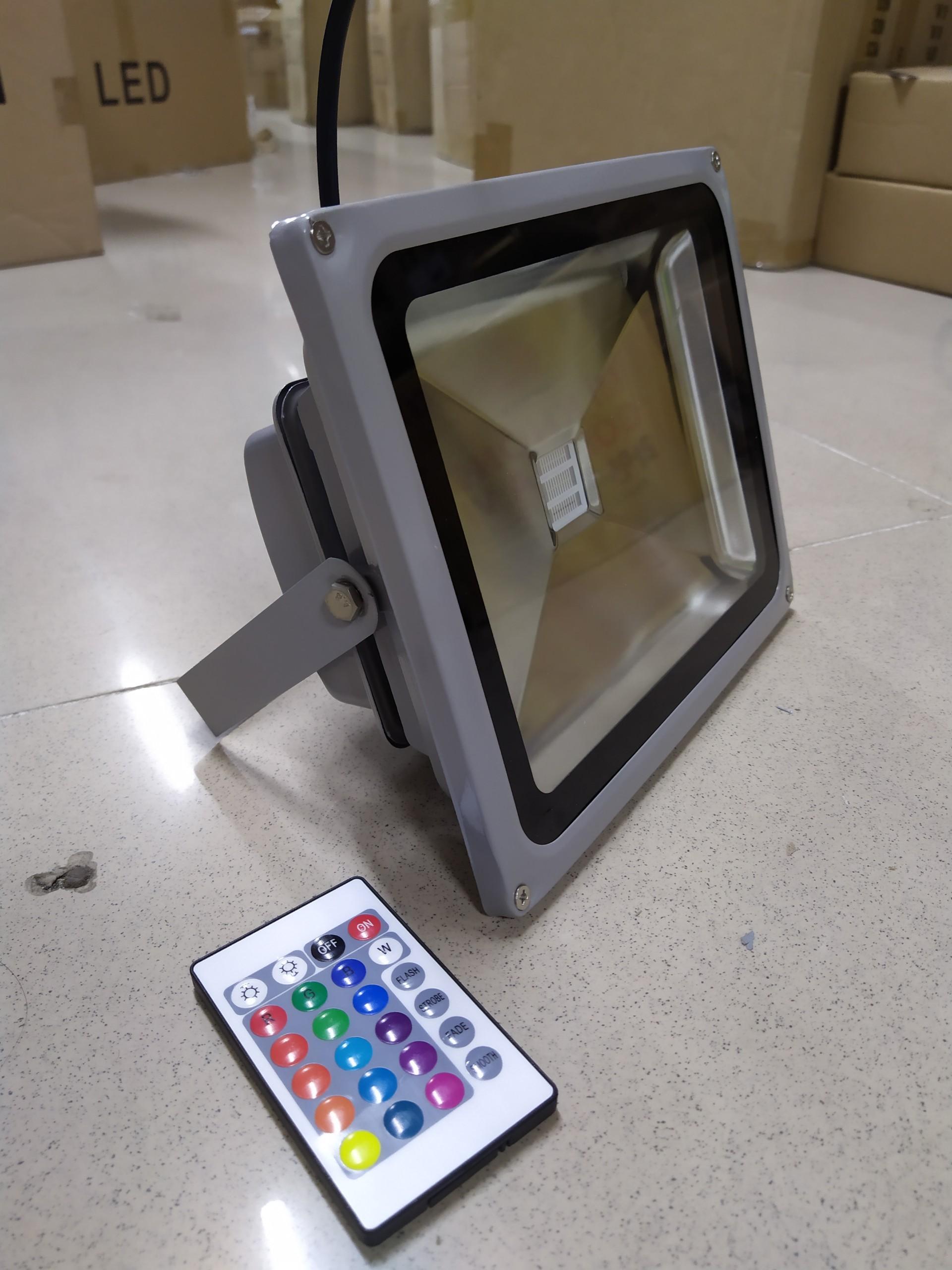 Đèn pha LED đổi màu công suất 30-50w