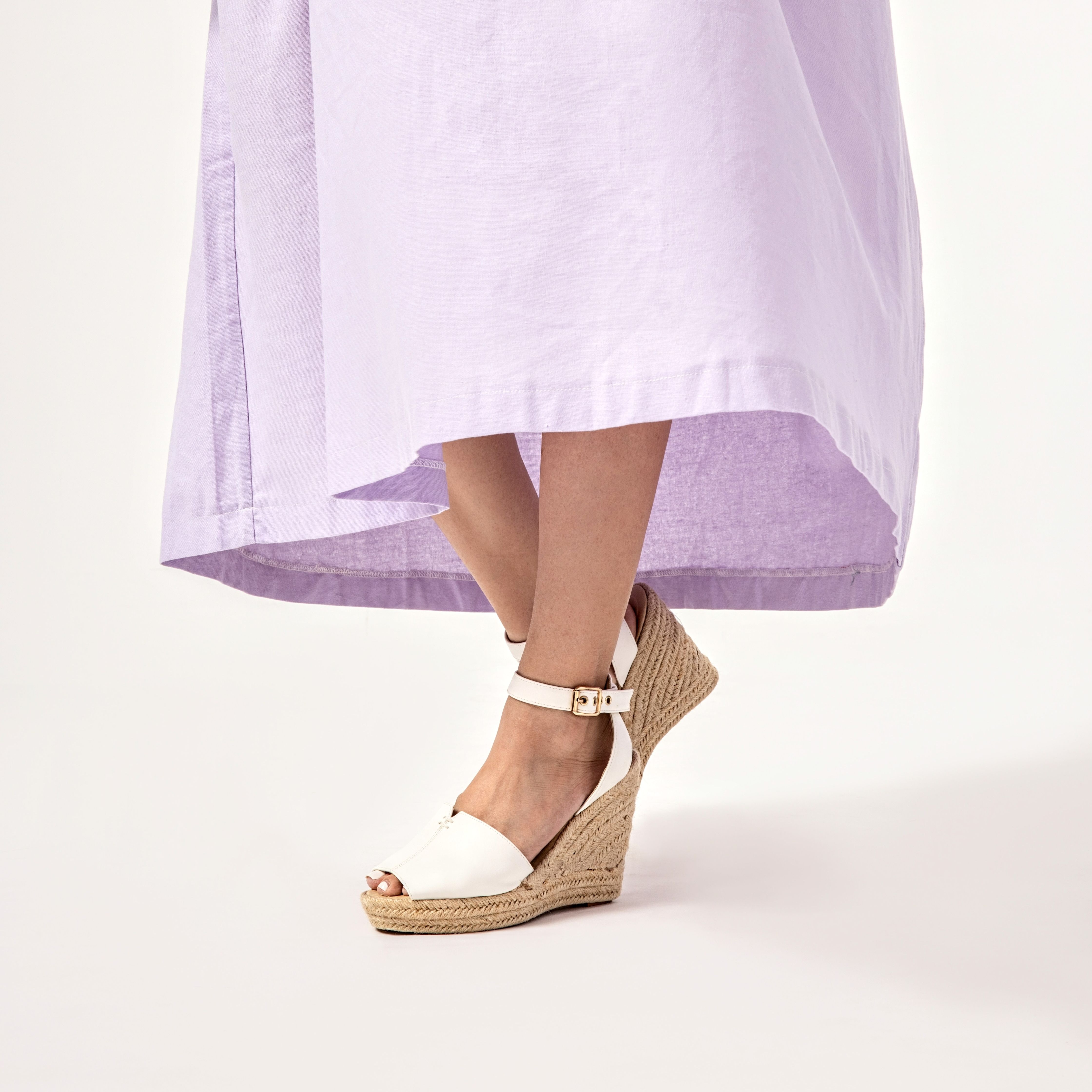 Giày Sandal Da Đế Xuồng Bọc Cói AD màu trắng