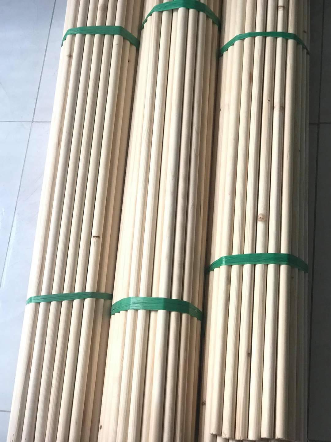 Thanh gỗ thông tròn phi 1.5cm - dài 1m treo rèm , macrame