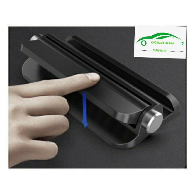 Bảng ghi số điện thoại trên oto
