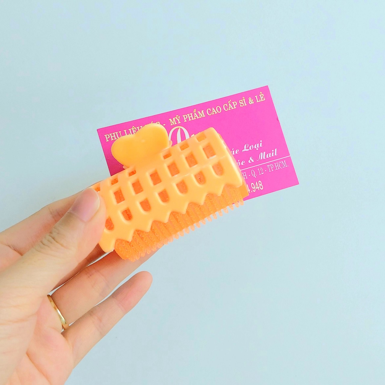 Lô cuốn tóc tự dính có kẹp gắp cố định.(Bán Lẻ)