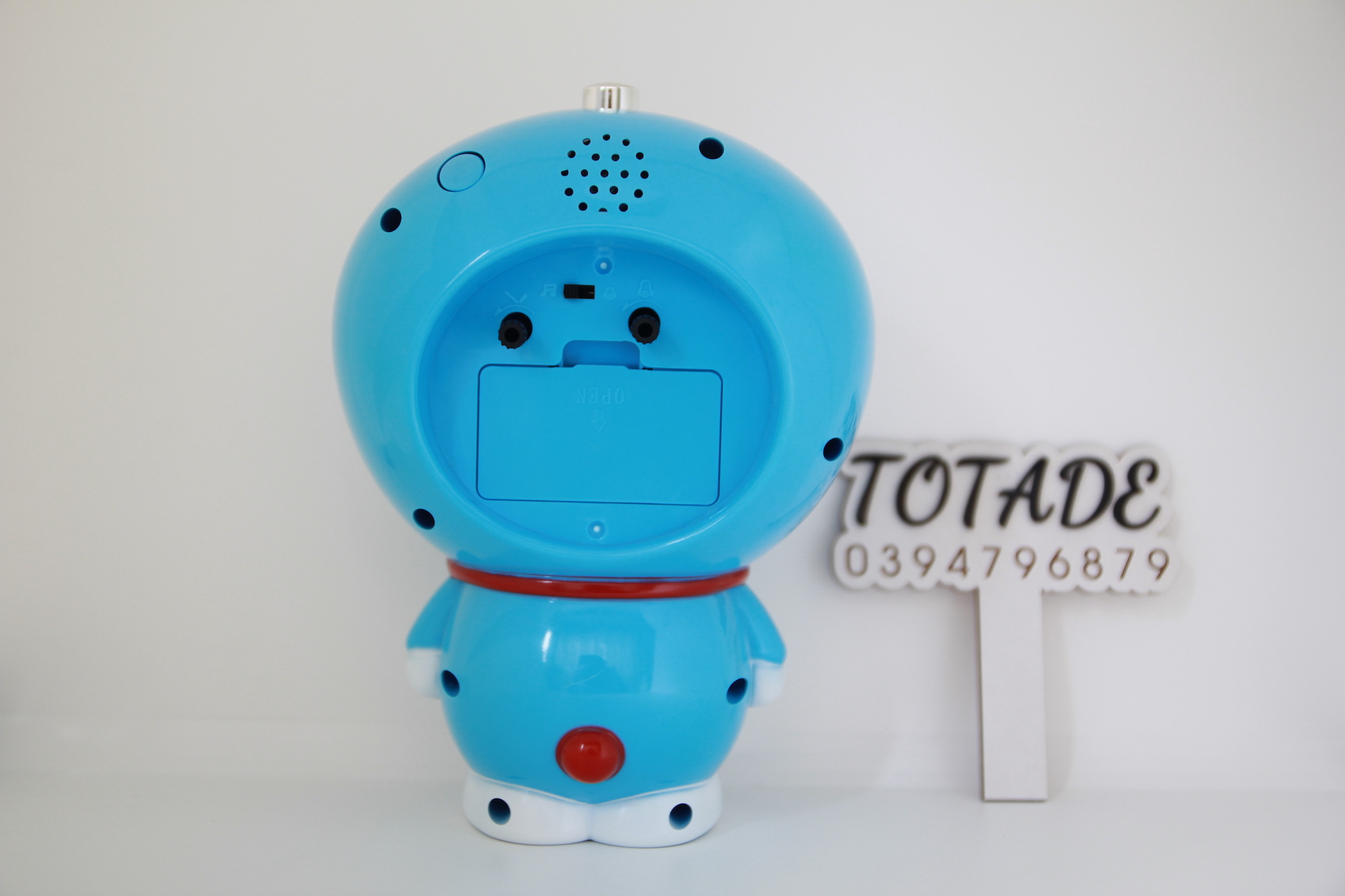 Đồng hồ để bàn Doraemon