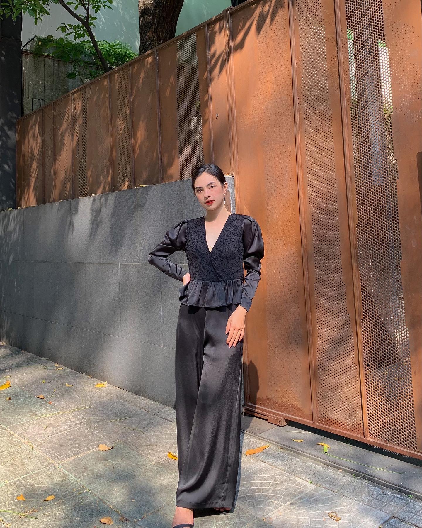 Quần lụa ống rộng- Gihy.Lumos