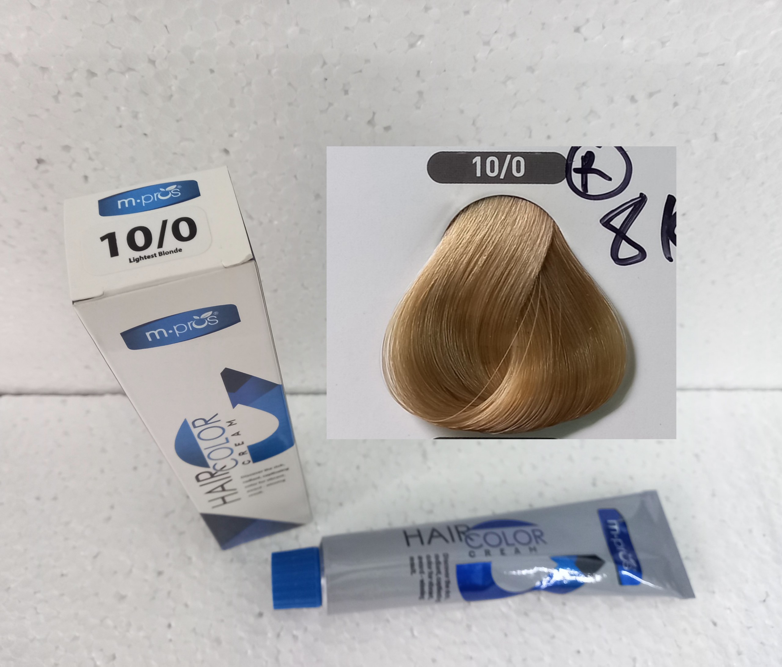 Lavox Natural: Hãy trao cho mái tóc của bạn sự chăm sóc đầy tự nhiên với Lavox Natural - một sản phẩm nhuộm tóc chuyên nghiệp với thành phần 100% từ thiên nhiên. Không chỉ giúp nhuộm tóc một cách an toàn mà còn nuôi dưỡng và bảo vệ tóc của bạn từng sợi.