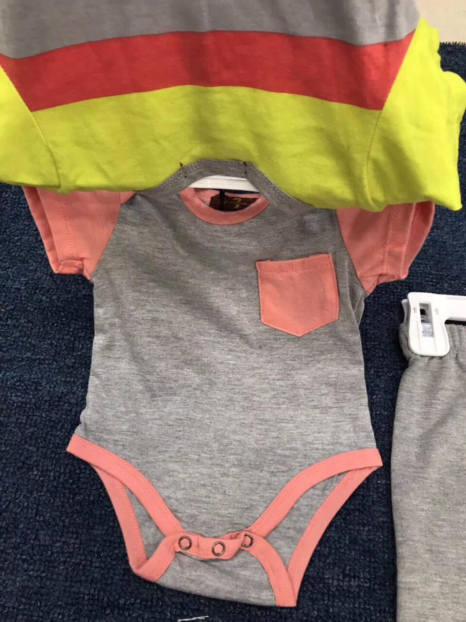Combo 2 Bodysuit + Quần nguyên móc cho BÉ TRAI 3-9M (giao ngẫu nhiên)
