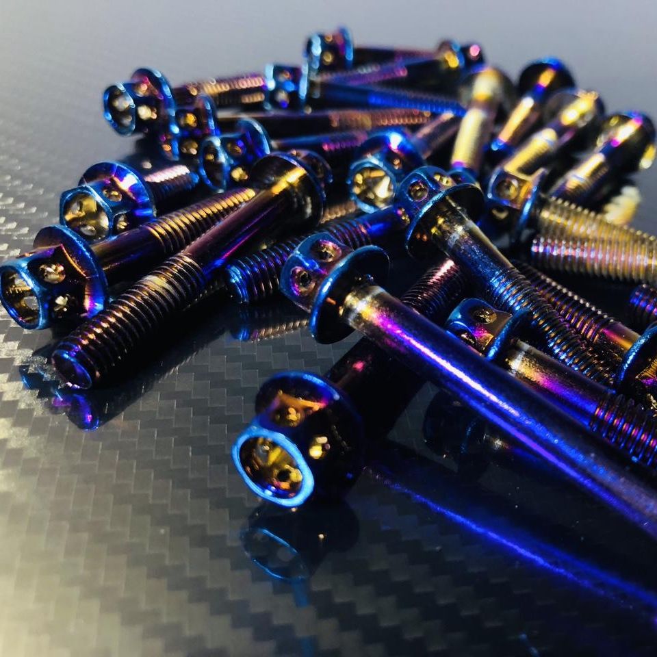 Bộ ốc lốc máy titan cho các dòng xe YAMAHA (nhập khẩu) hình chụp thực tế