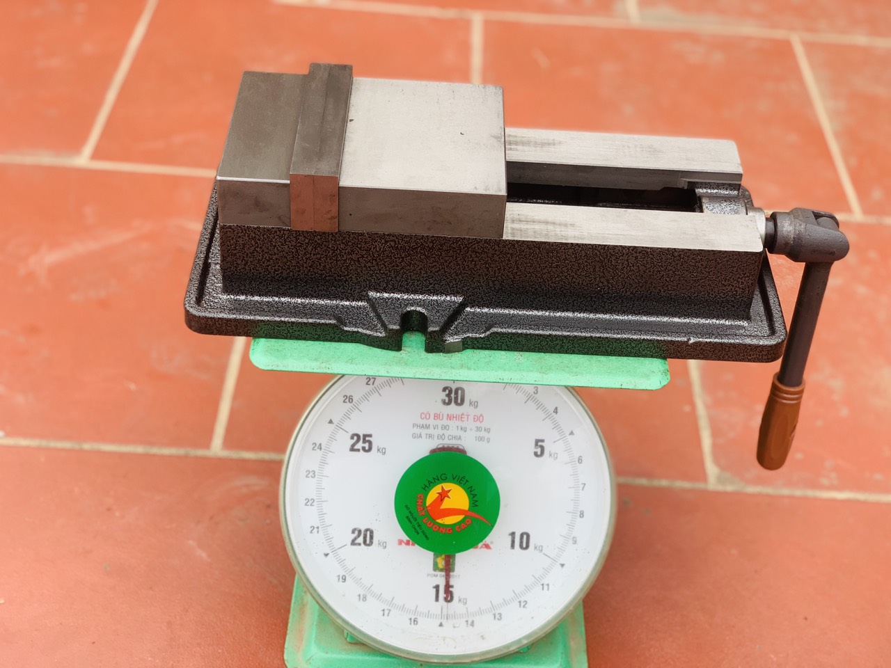 ê tô máy phay , máy tiện 150mm