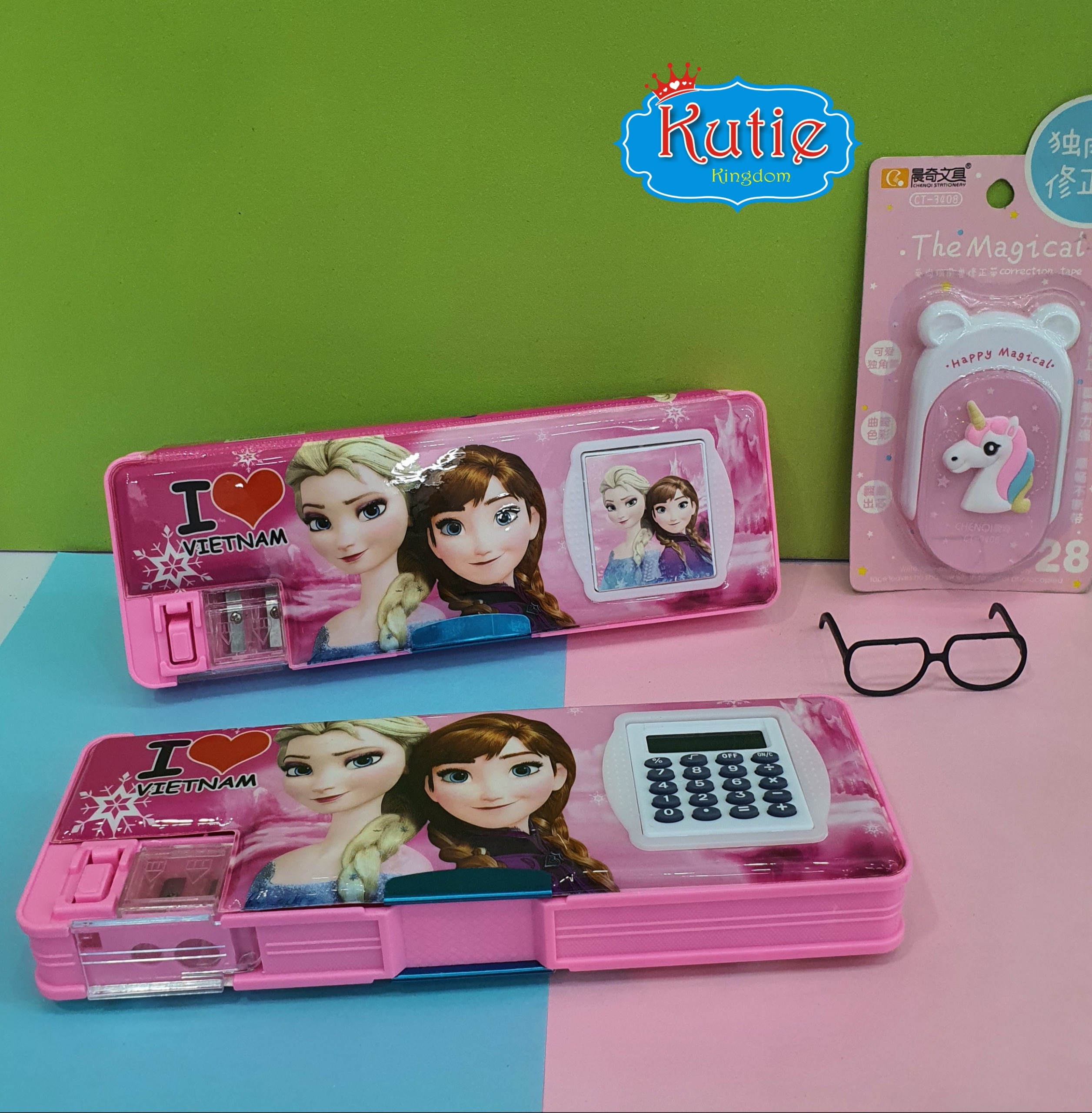 Hộp bút Elsa có máy tính
