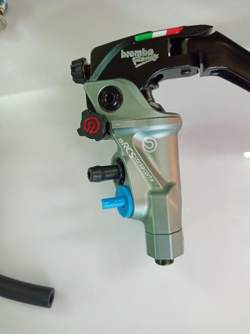 Tay dầu Bremb bên phải tay CNC sản phẩm chất lượng cao