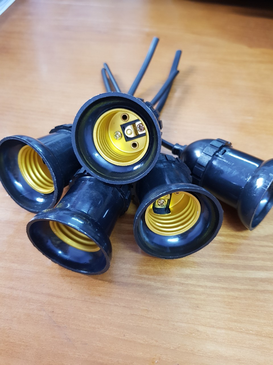 Đui đèn xoáy E27 có dây 12cm- combo 2 cái